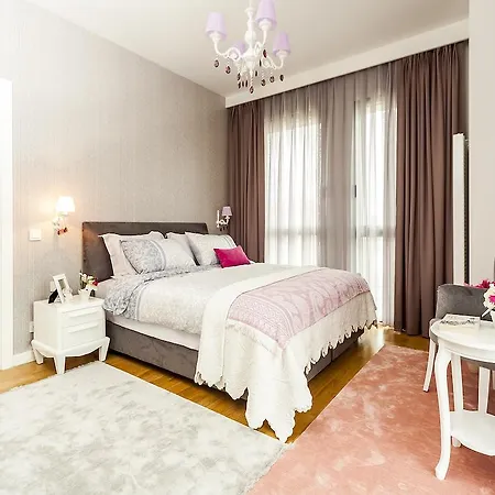 Mera Suites Airport Szálloda 3*