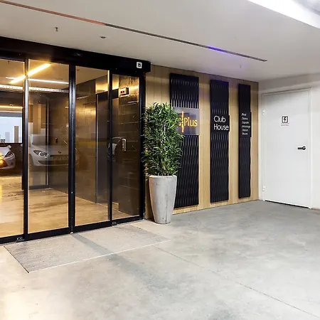 Hotel Mera Suites Airport