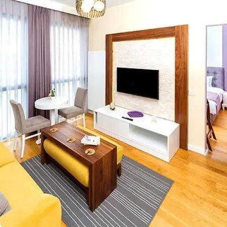 Hotel Mera Suites Airport
