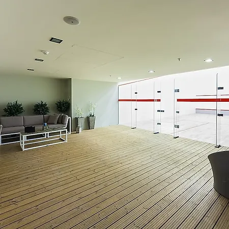 Hotel Mera Suites Airport